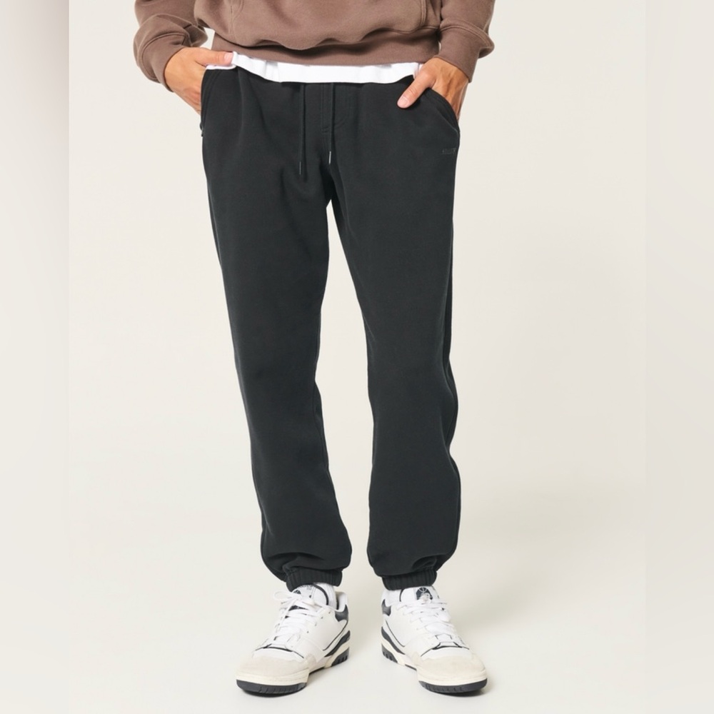 ⛔️SOLD⛔️ New Hollister Relaxed Fleece Logo Joggers - Black